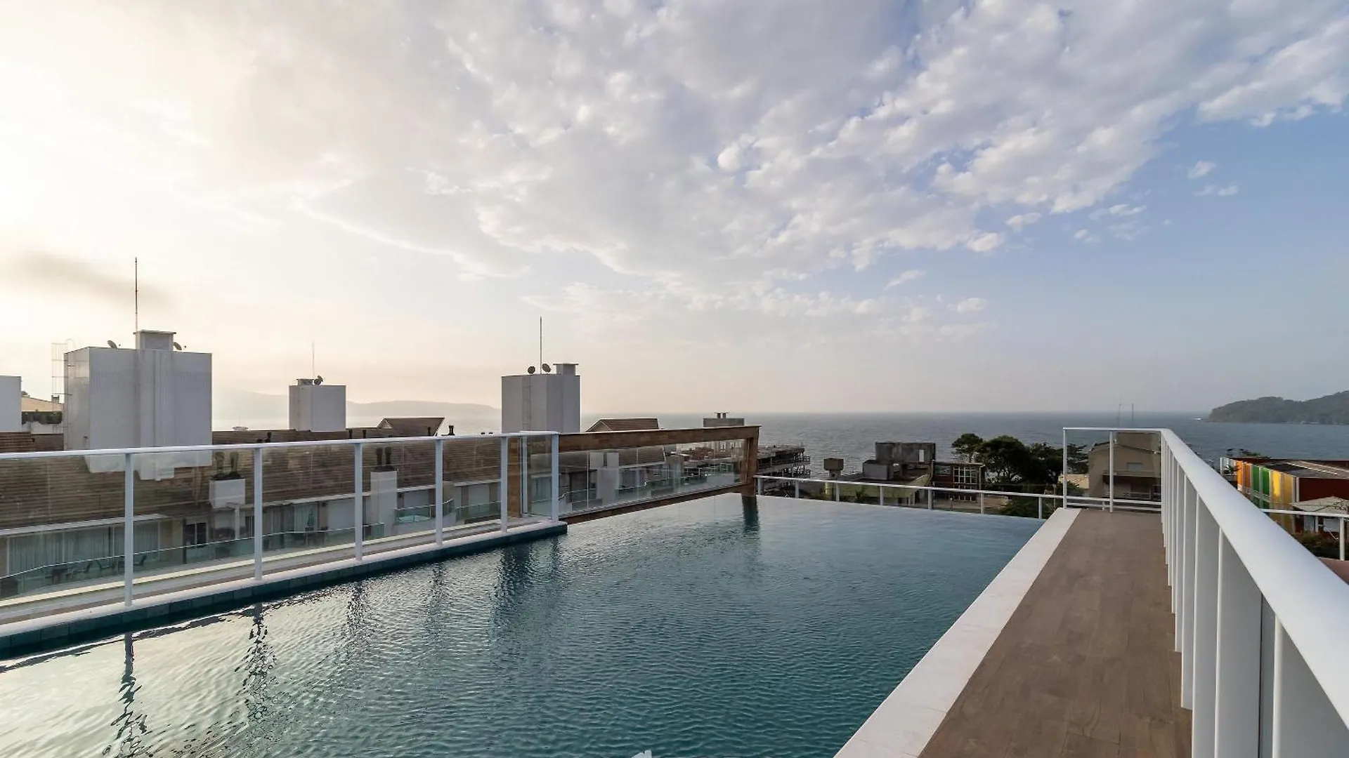 Lindos Studios Vec Bombinhas Apartment