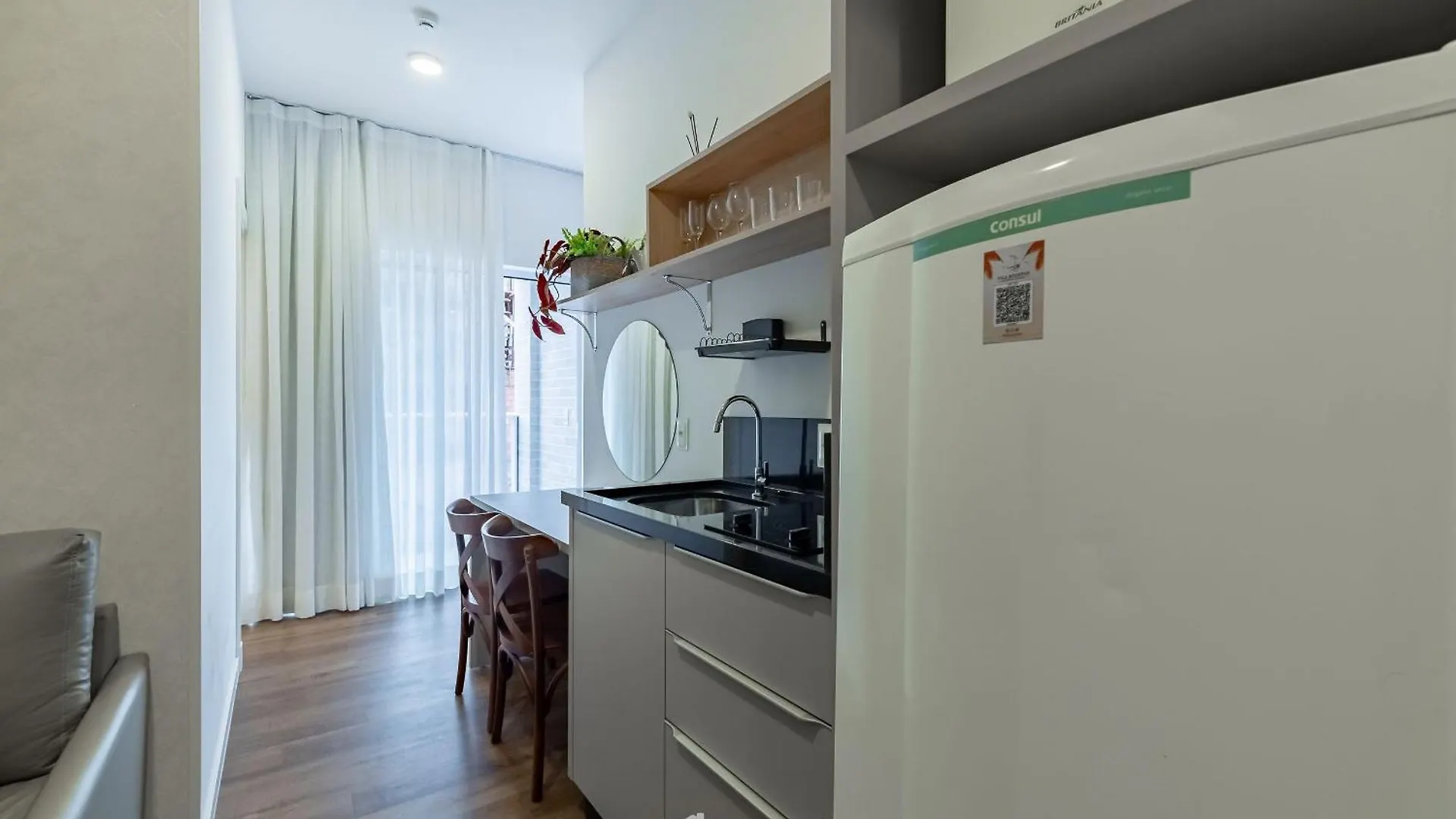 Lindos Studios Vec Bombinhas 0*,  Brasil