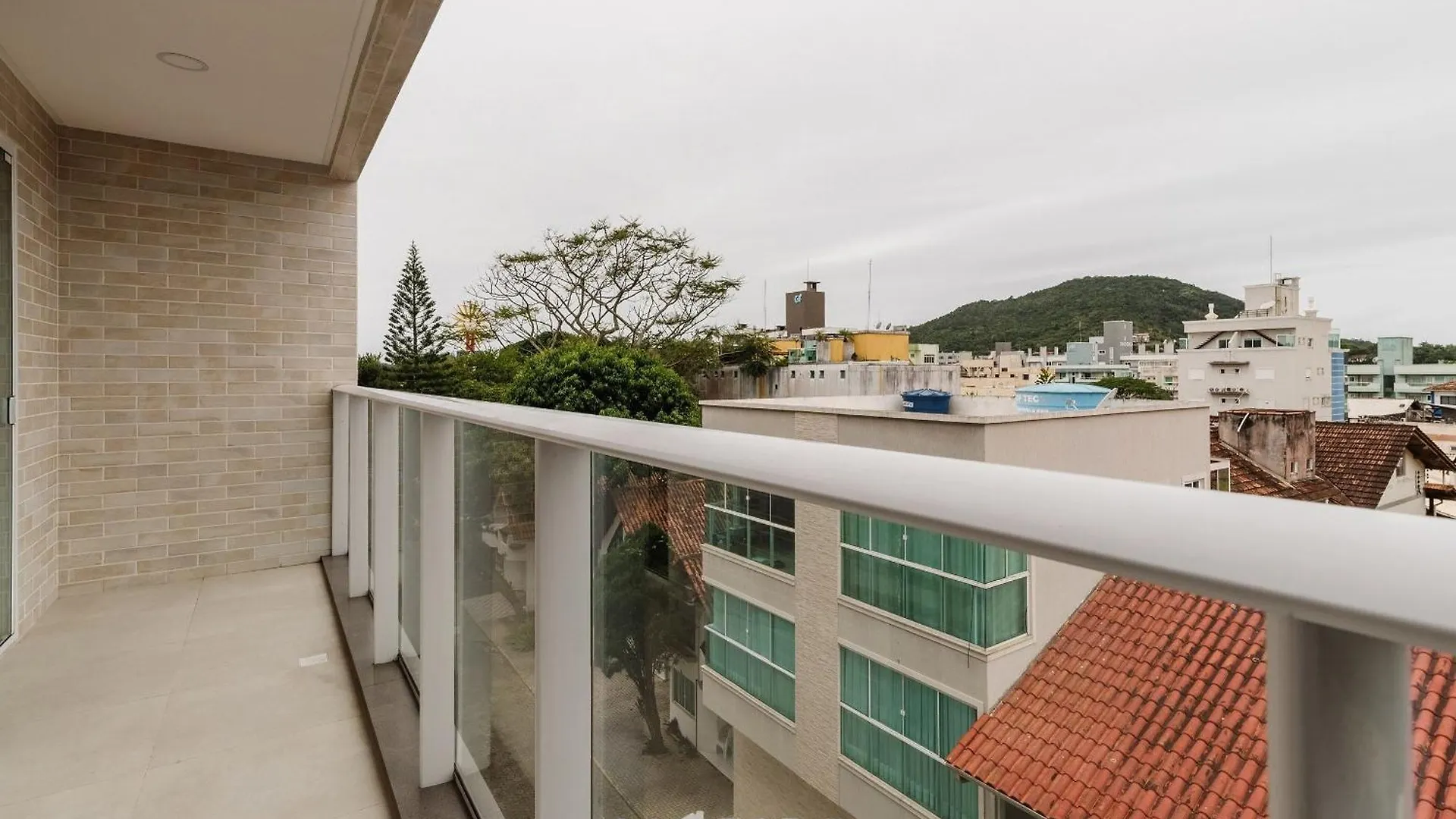 Lindos Studios Vec Bombinhas