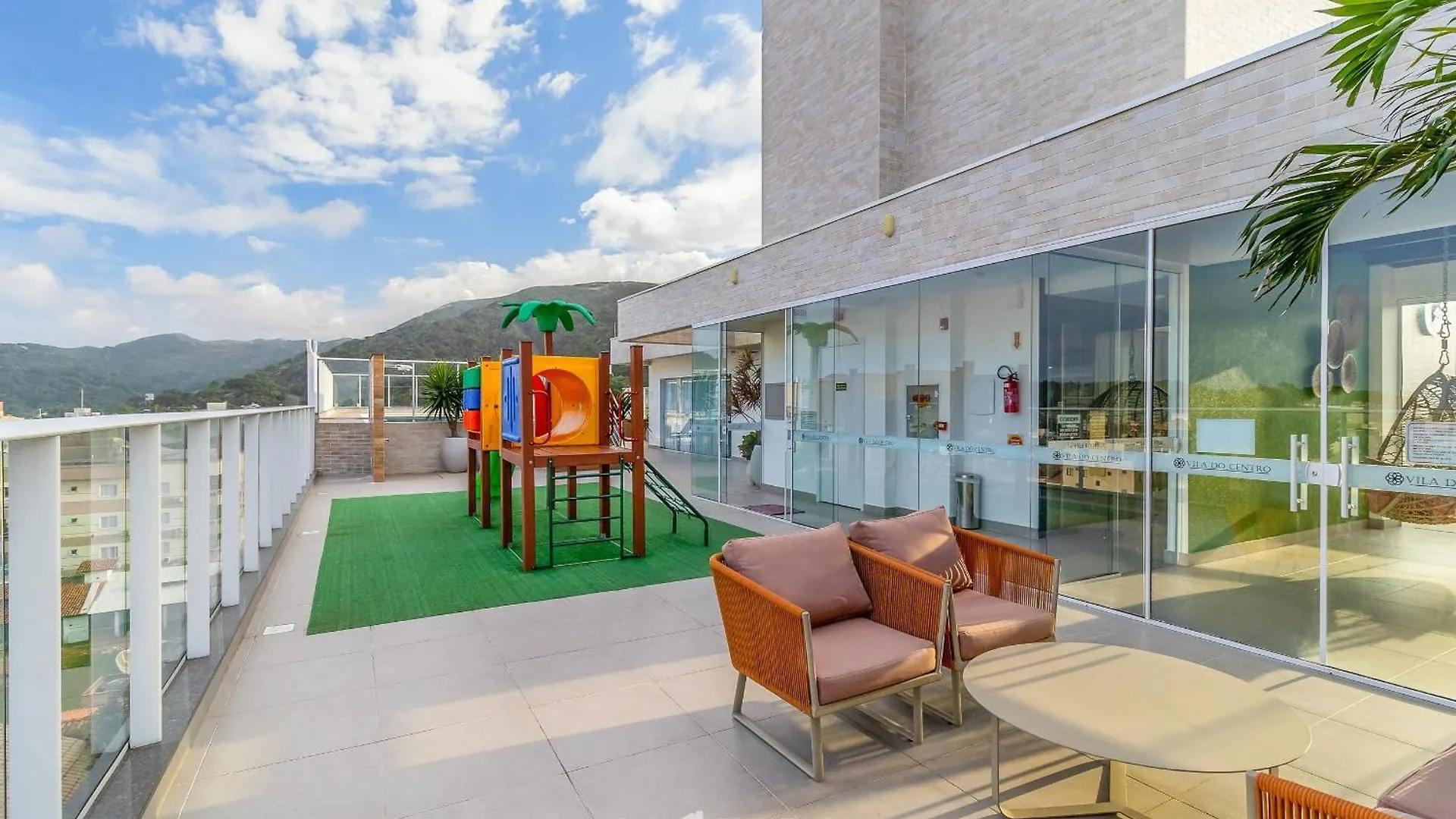 Lindos Studios Vec Bombinhas
